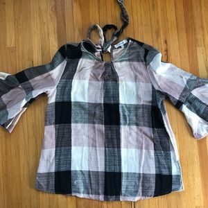 Ro + De tie back bell sleeve top size M